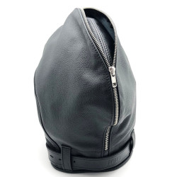 The Red Cagoule sensorielle en cuir